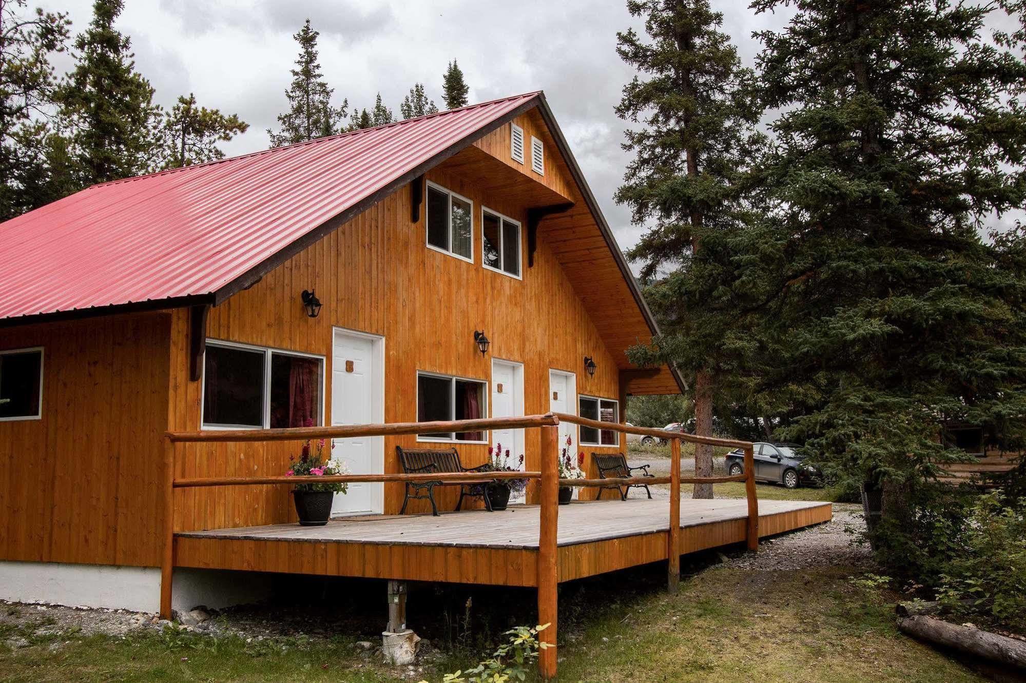 Muncho Lake Northern Rockies Lodge المظهر الخارجي الصورة